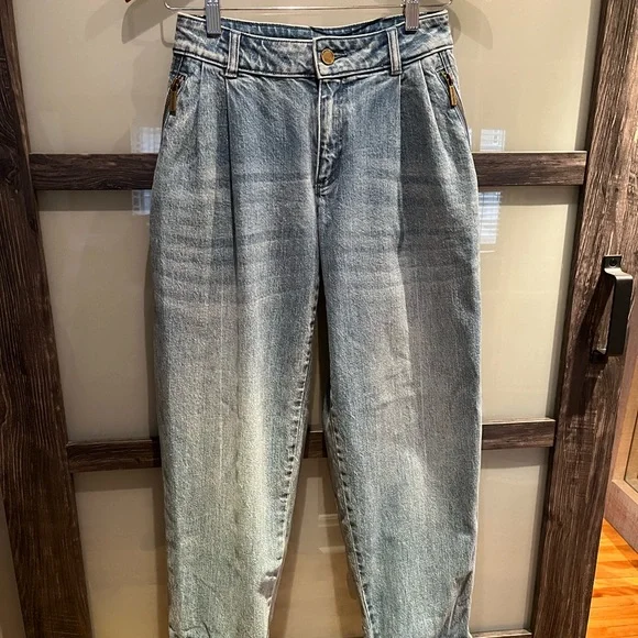 NWOT MICHAEL KORS HIGH RISE “CARROT “ JEANS size 00 - Picture 4 of 7